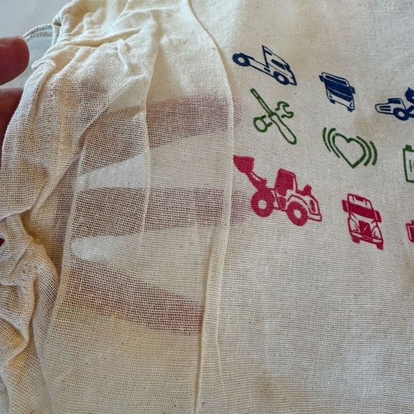 NWT Volvo Muslin Dust Cover Bags Drawstring Set of THREE Dustbags 14" x 10.5" - Picture 5 of 9